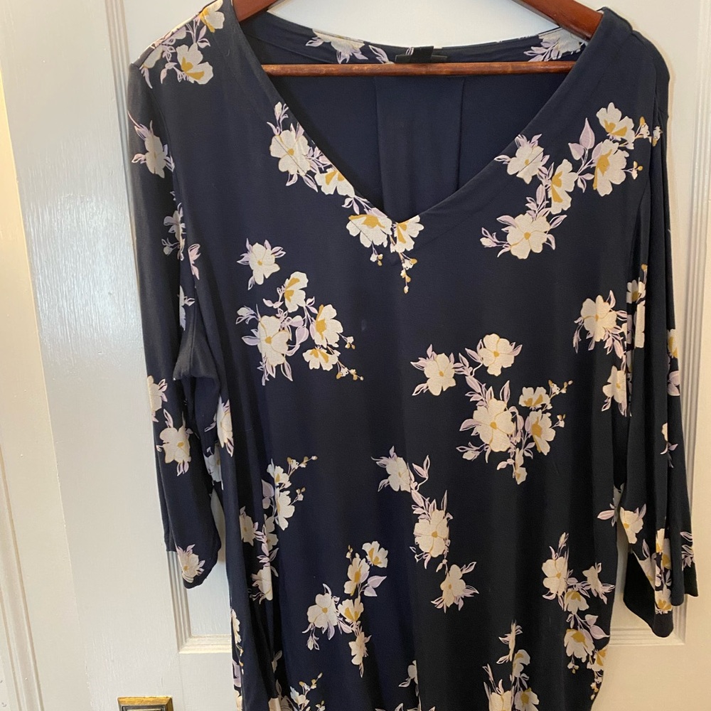 J. Jill Wearever Collection size XL 3/4 sleeve v-neck top